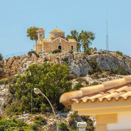 Βίλα Lantos Πρωταράς