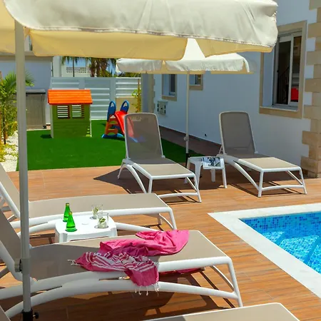 Villa Lantos Protaras