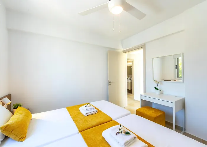 Villa Lantos Protaras