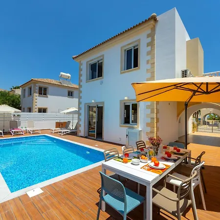 Villa Lantos *